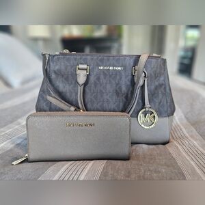 Michael Kors handbag/shoulder bag with matching wallet